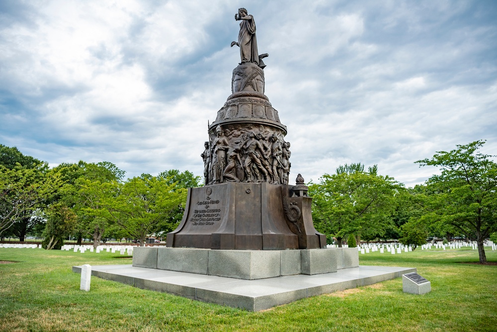 Confederate Memorial in Section 16