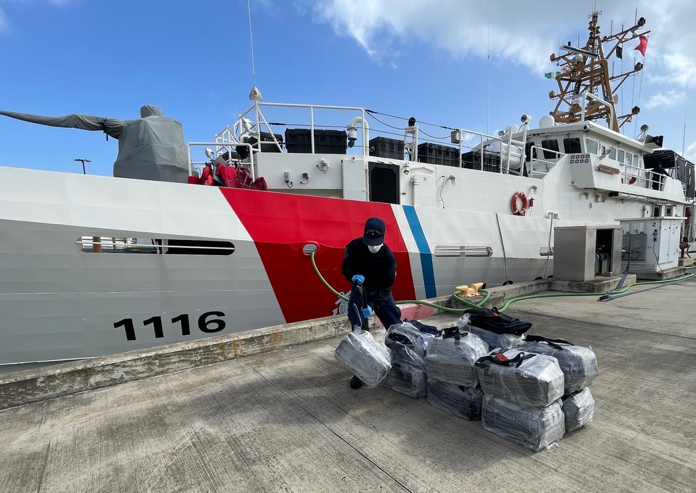 Coast Guard offloads $6.5 million in cocaine, transfers 4 smugglers to federal agents in San Juan, Puerto Rico