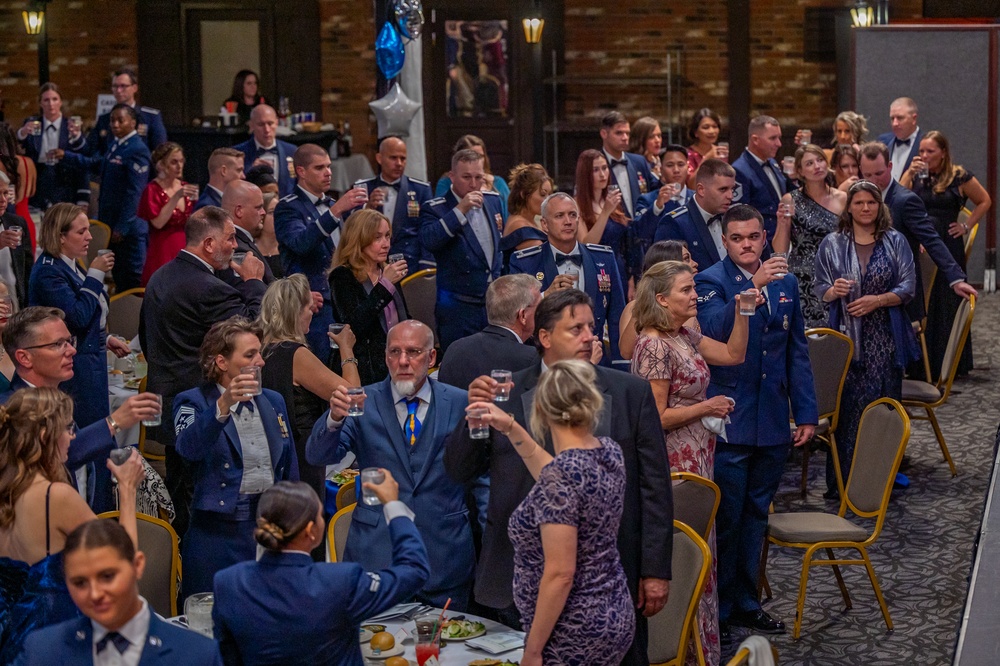 Malmstrom hosts Air Force 75th AnniversaryBall