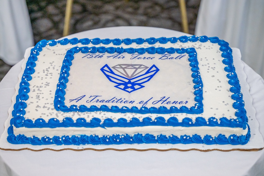 Malmstrom hosts Air Force 75th AnniversaryBall