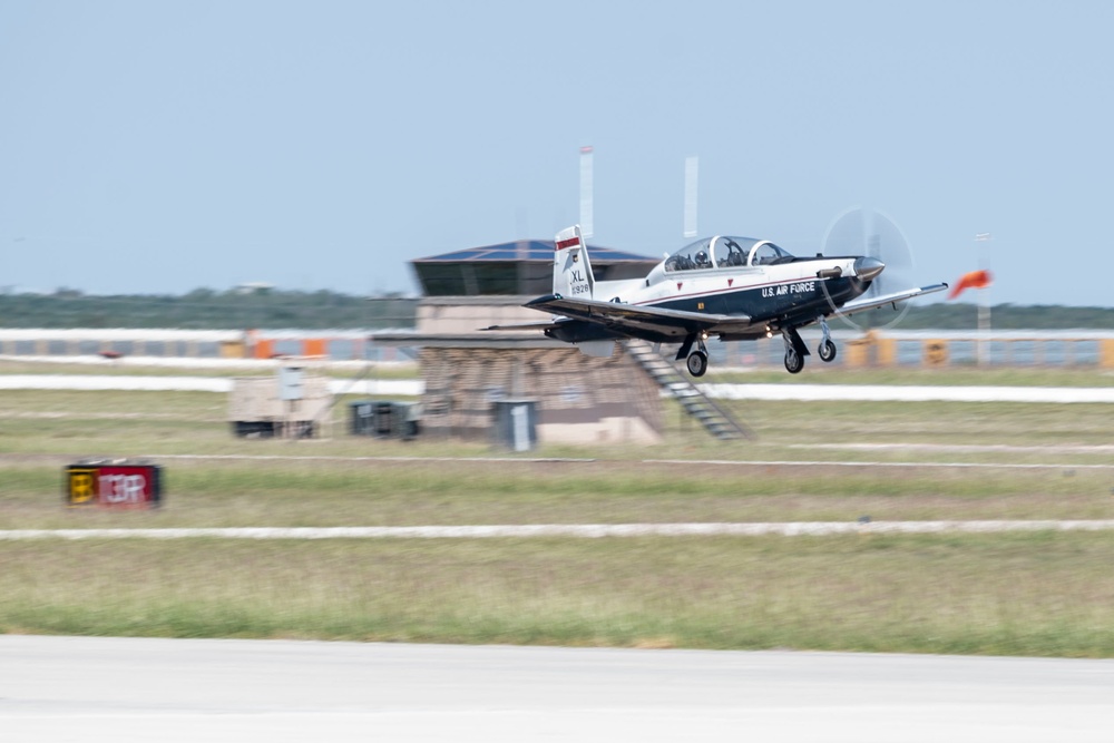 Laughlin AFB flight line photos 30 Sept. 2022