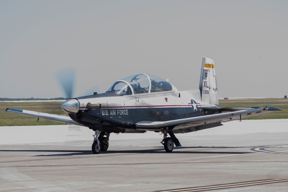 Laughlin AFB flight line photos 30 Sept. 2022