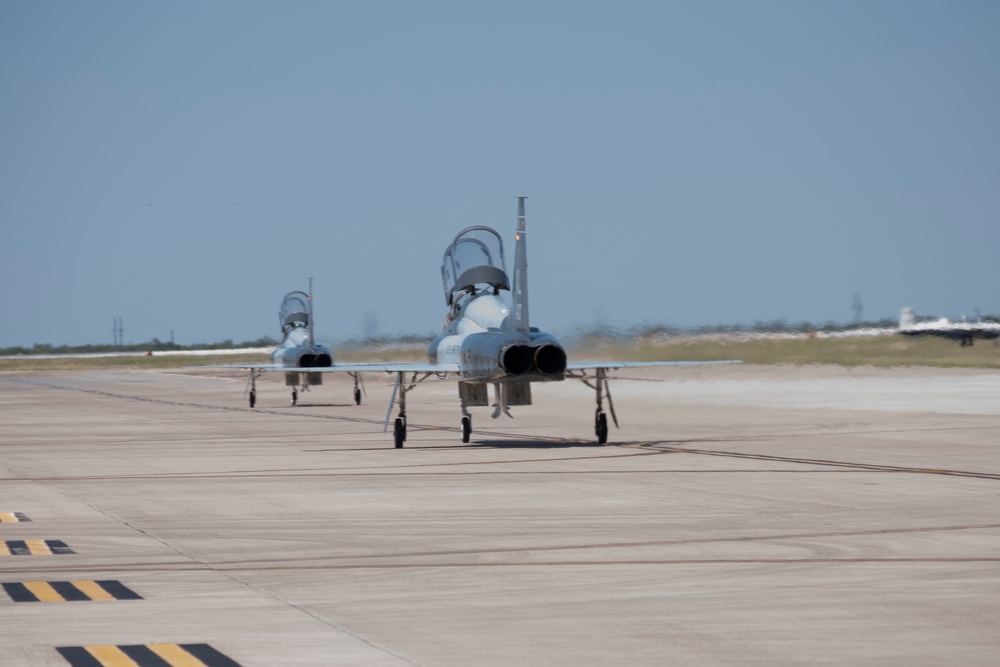 Laughlin AFB flight line photos 30 Sept. 2022