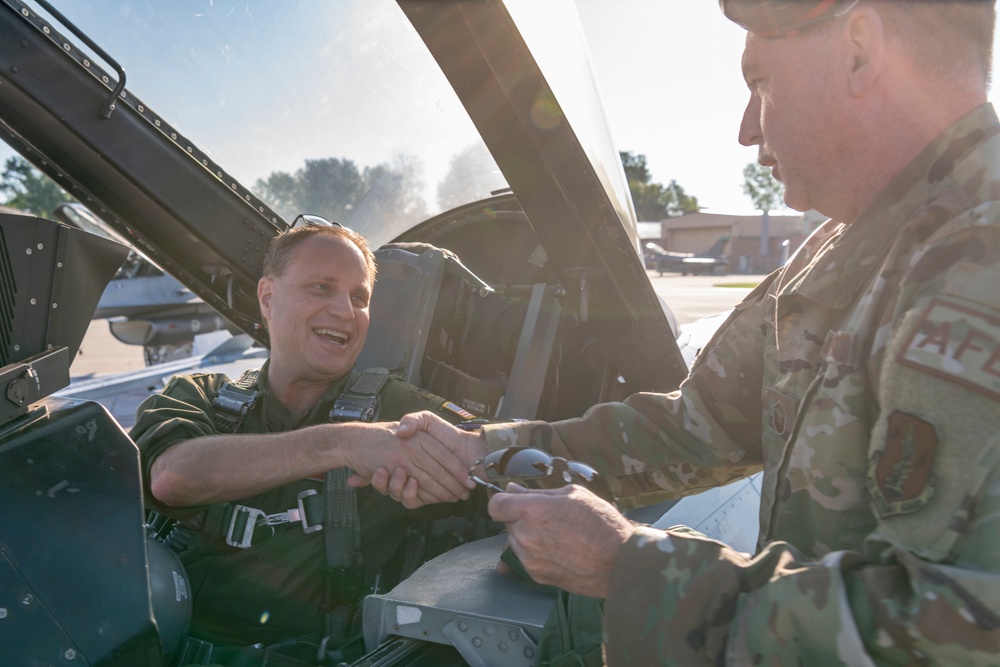 121st Commander Flies with the 180th