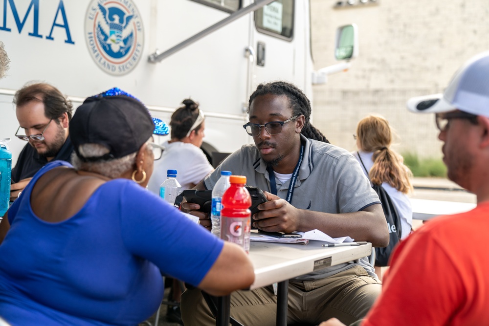 FEMA Helps Survivors at a Florida Insurance Village