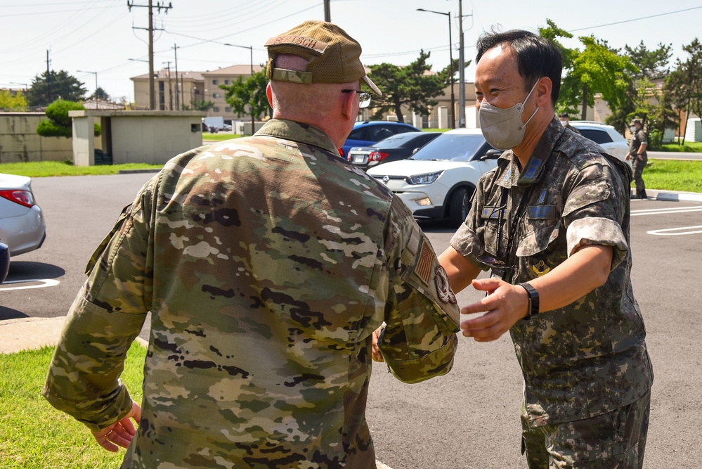 8th MXG conducts bilateral immersion training with ROKAF 38th Fighter Group Logistics Squadron