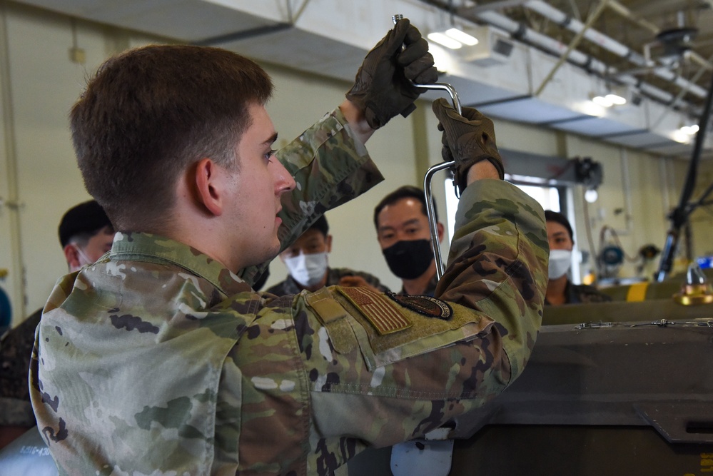 8th MXG conducts bilateral immersion training with ROKAF 38th Fighter Group Logistics Squadron