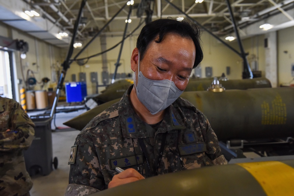 8th MXG conducts bilateral immersion training with ROKAF 38th Fighter Group Logistics Squadron