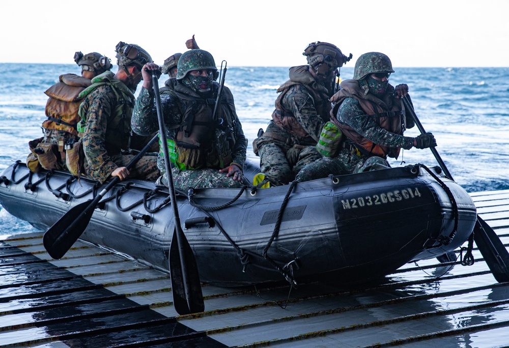 Blackhearts and Philippine Marines Boat Raid for KAMANDAG 6