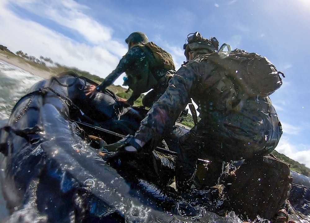 Blackhearts and Philippine Marines Boat Raid for KAMANDAG