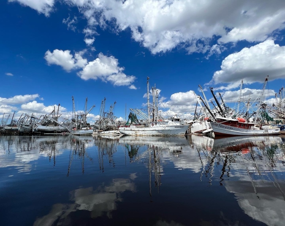 Damage boats and debris in Fort Myers