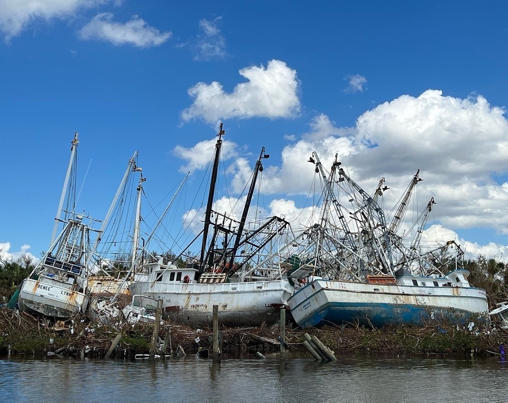 Damage boats and debris in Fort Myers