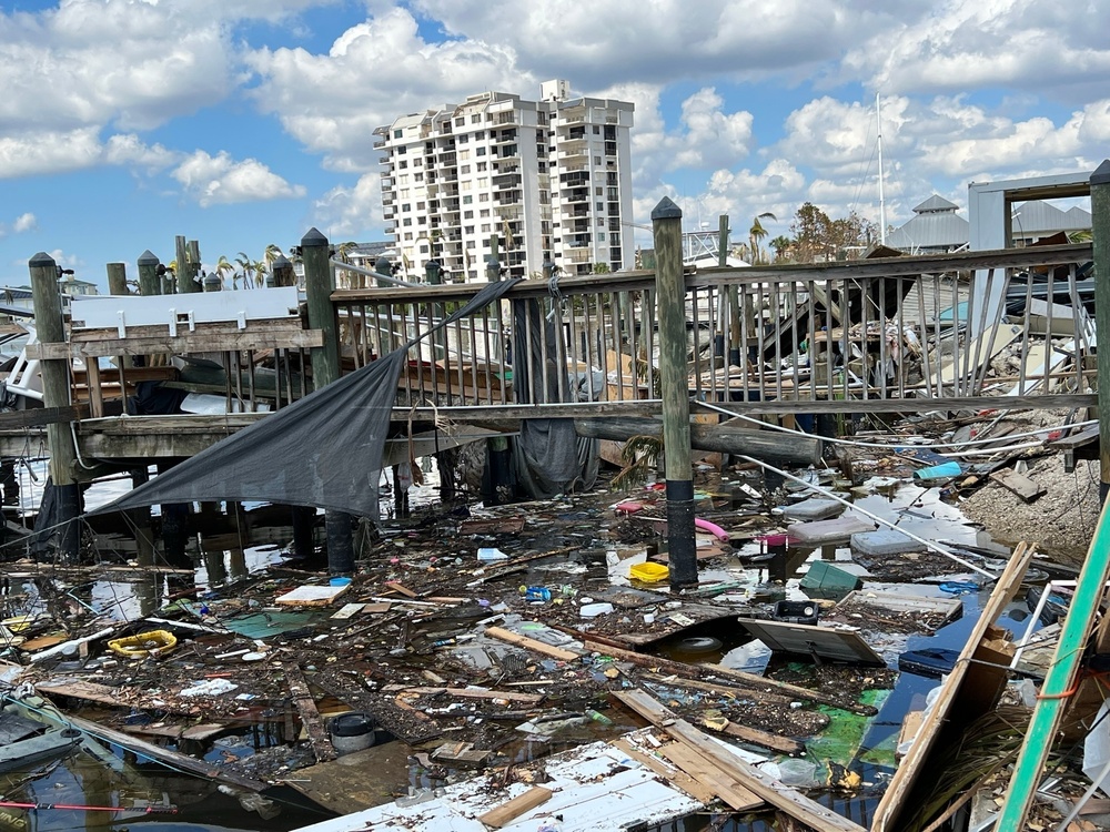 Damage boats and debris in Fort Myers