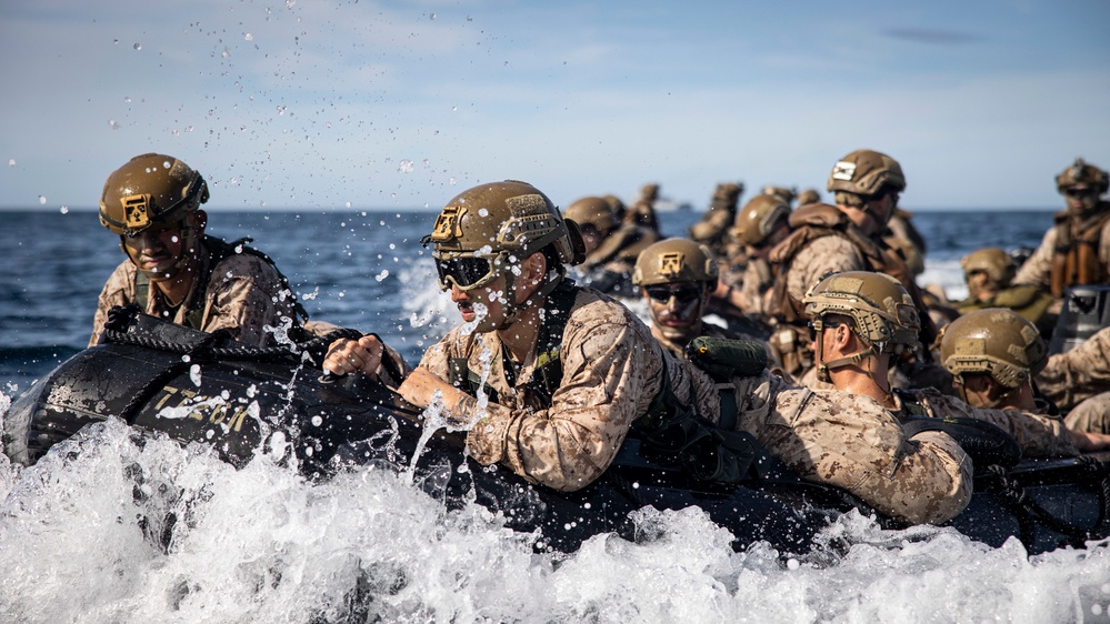 Bilateral Amphibious Demonstration during KAMANDAG 6