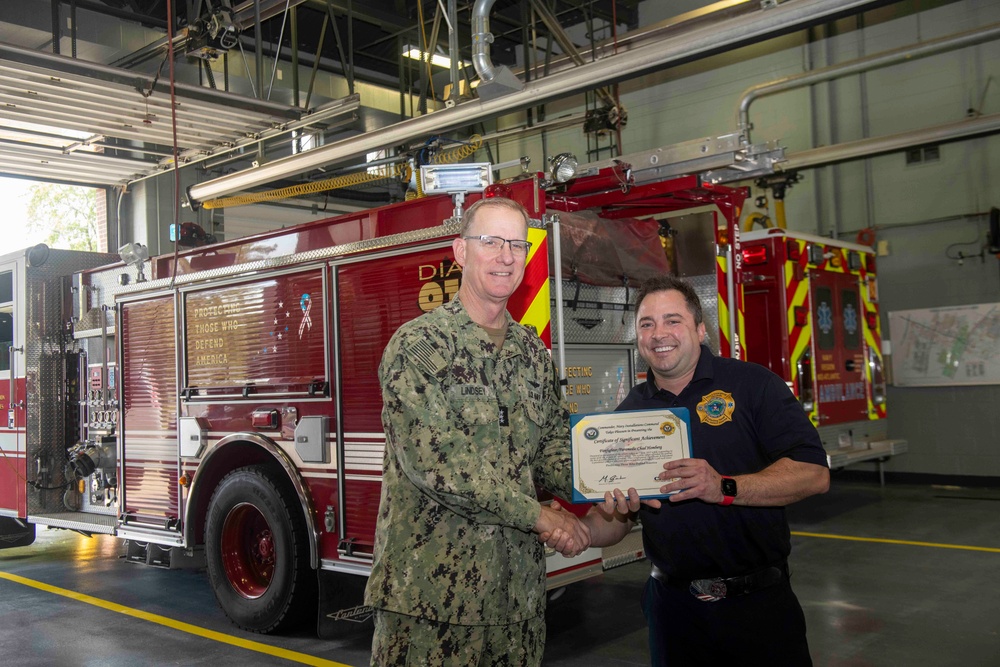 VADM Lindsey Visits NSGL