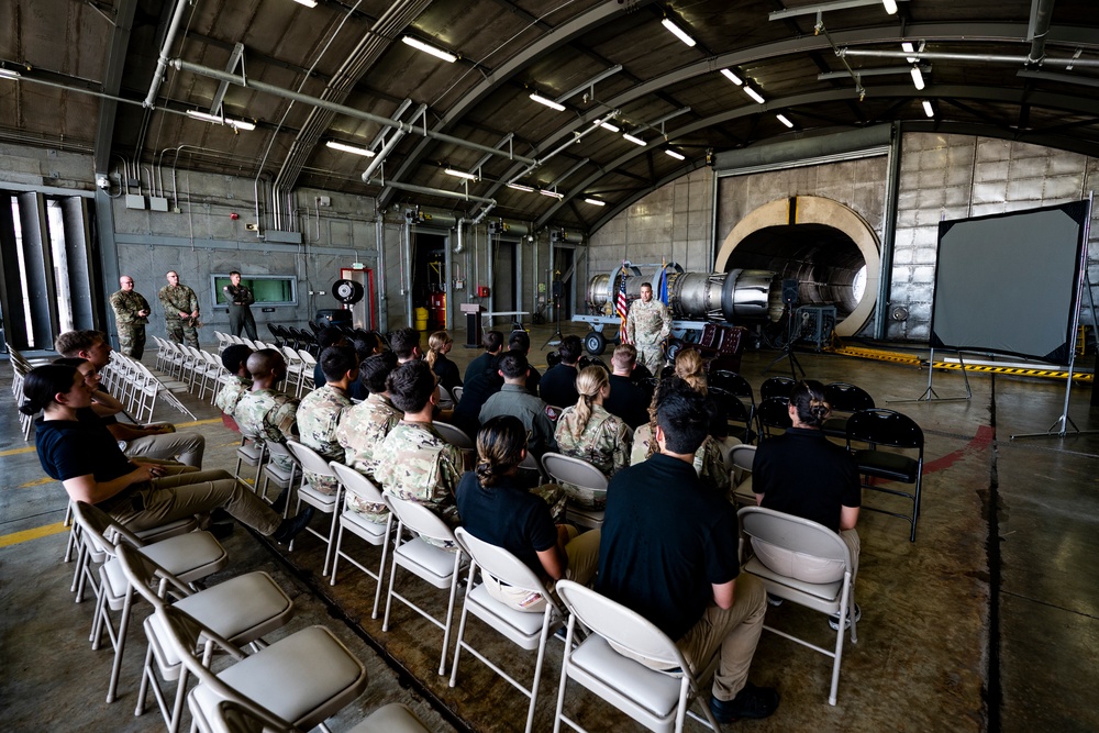 Shaw hosts ROTC tour