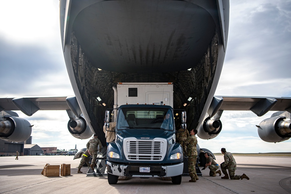 4 SOPS Airlift Operations