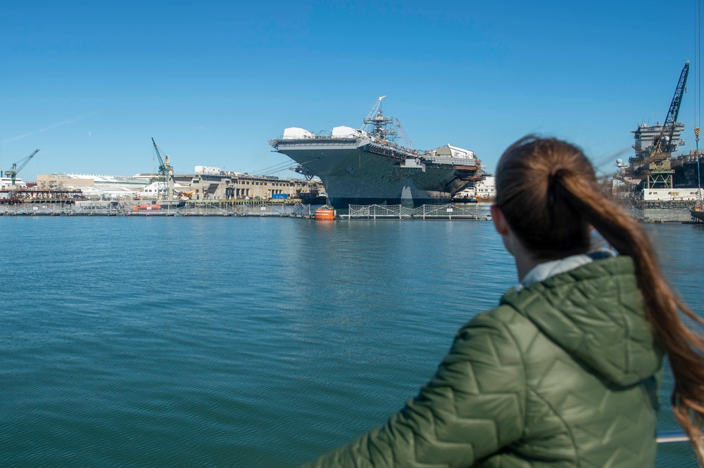 Sailors alongside the New Yorck Yacht Club celebrate the Navy’s 247th birthday.