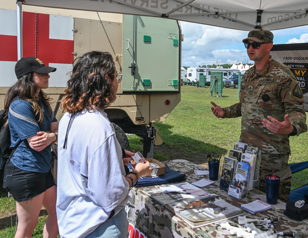 NY Army National Guard recruiter works Washington County Fair