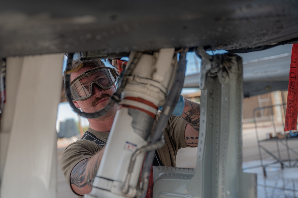 A-10 Demonstration Team washes an A-10