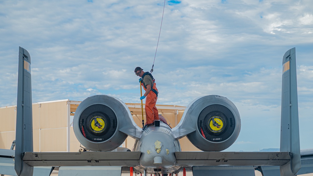 A-10 Demonstration Team washes an A-10