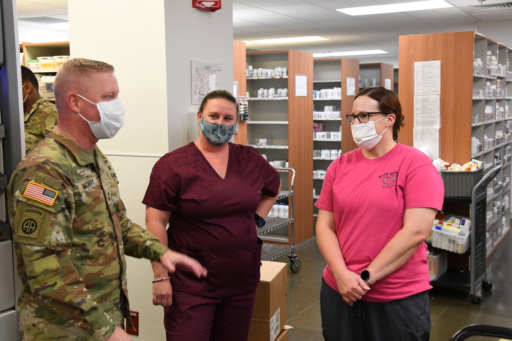 MG McCurry visits Lyster Army Health Clinic