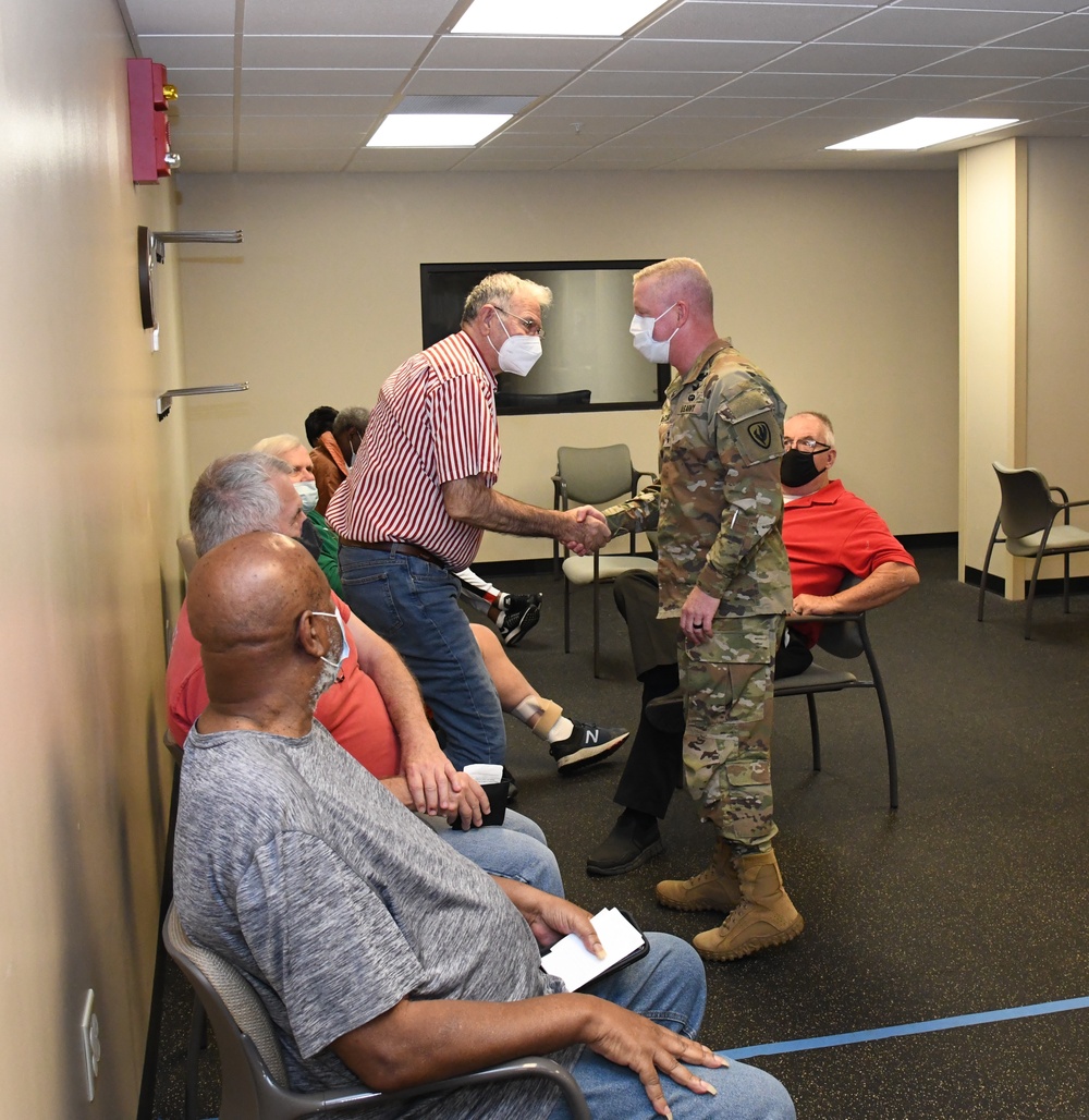 MG McCurry visits Lyster Army Health Clinic