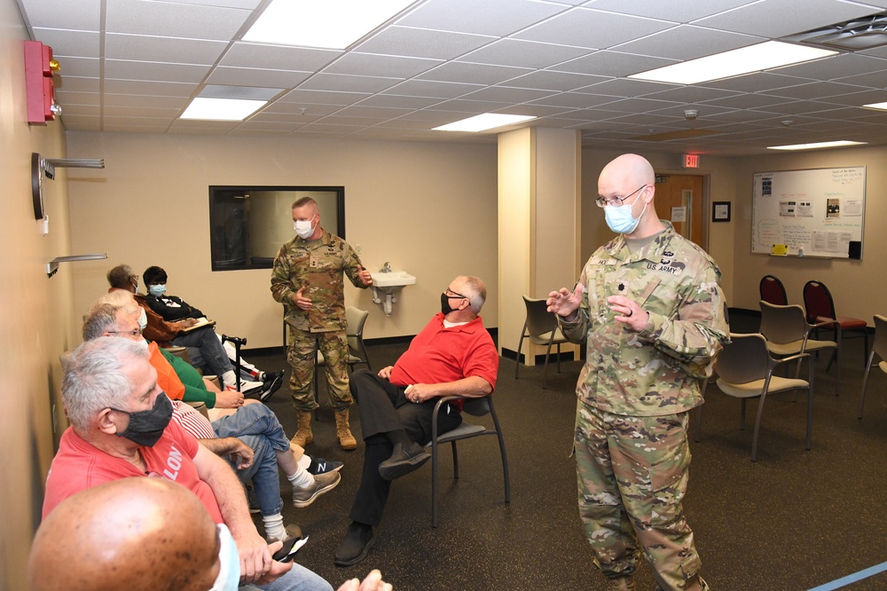 MG McCurry visits Lyster Army Health Clinic