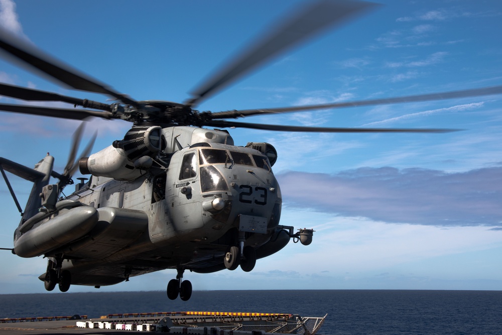 Kearsarge Conducts Operations in the Atlantic Ocean