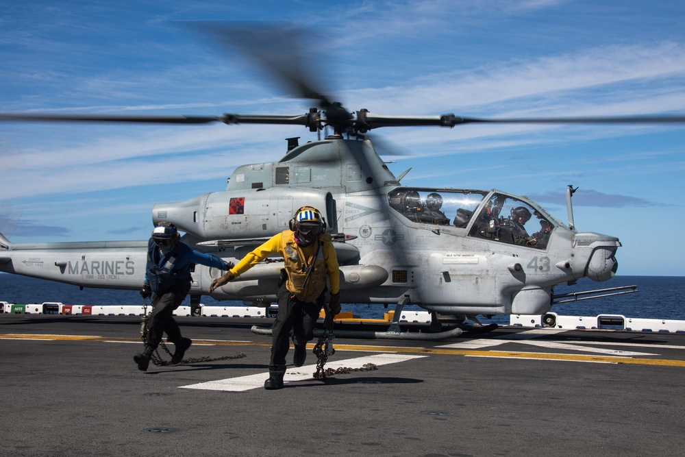 Kearsarge Conducts Operations in the Atlantic Ocean