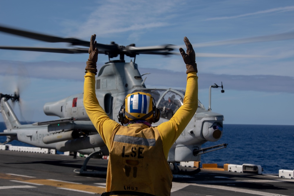 Kearsarge Conducts Operations in the Atlantic Ocean