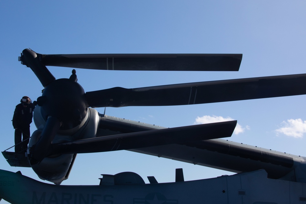 Kearsarge Conducts Operations in the Atlantic Ocean