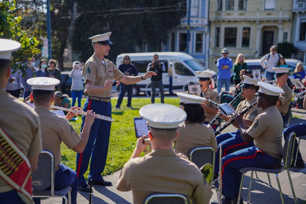 1st Marine Division Band Performs at Duboce Park as a Part of San Francisco Fleet Week 2022