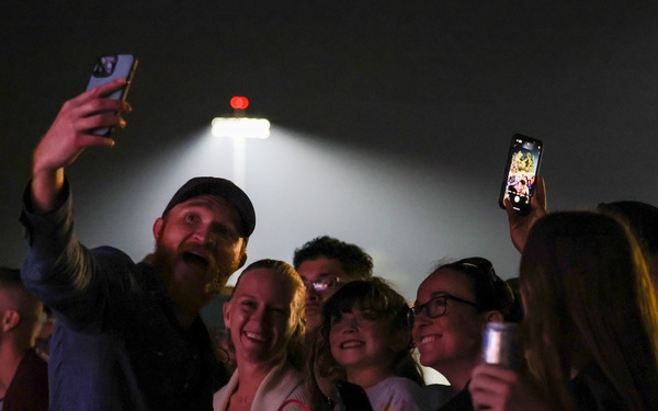 MCCS hosts Pendleton’s Eric Paslay Concert, Fall Carnival