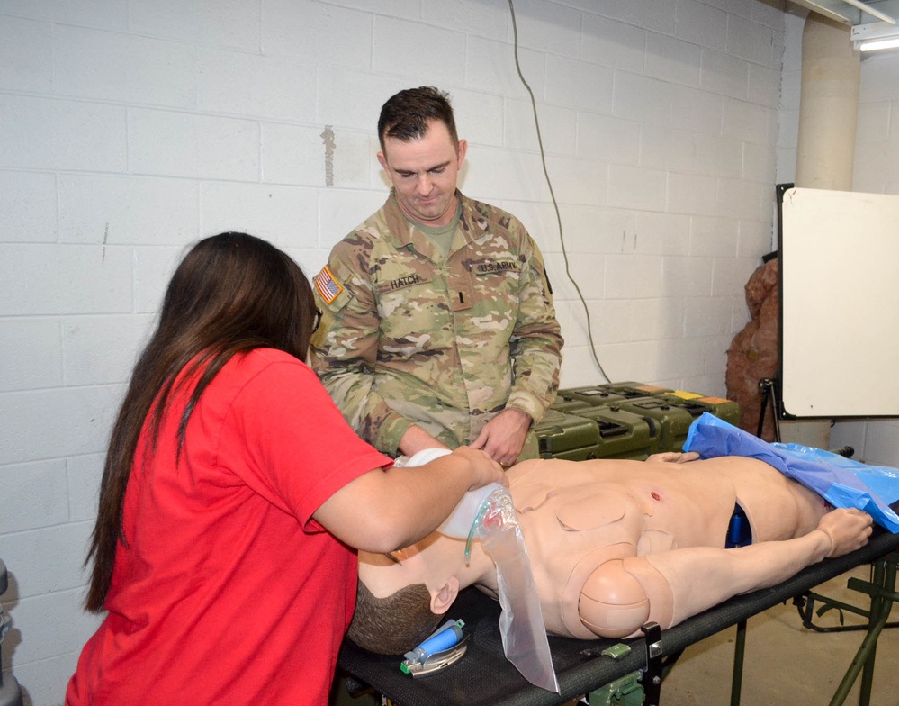 Dallas-Area High School Students Experience Day in the Life as a U.S. Army Reservist