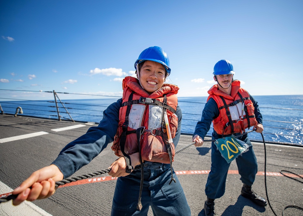 Ramage Conducts Replenishment-at-Sea with Canadian, Spanish Navies