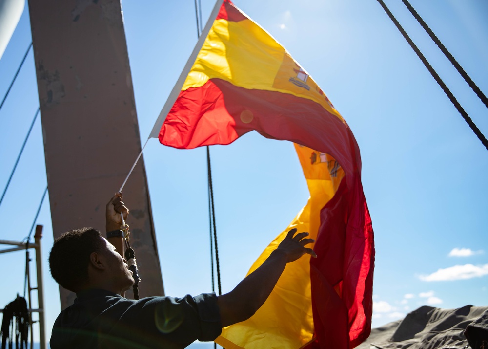 Ramage Conducts Replenishment-at-Sea with Canadian, Spanish Navies