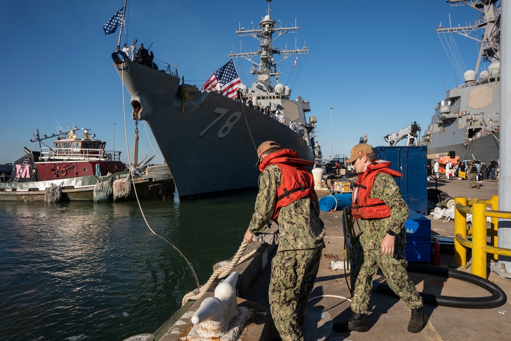 DVIDS - Images - USS Porter Homeport Shift [Image 6 of 12]