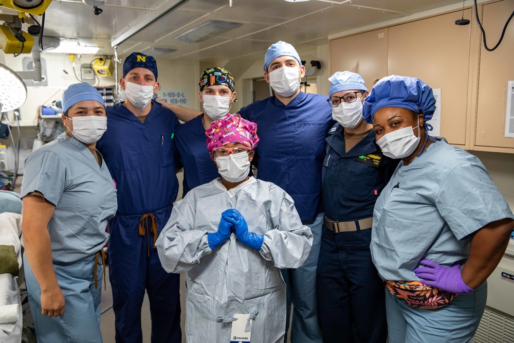 Fleet Surgical Team 4 role-two capabilities aboard USS Arlington