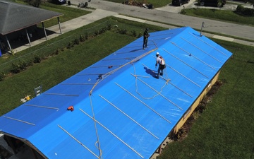 First temporary ‘Blue Roof’ installed in Fort Myers