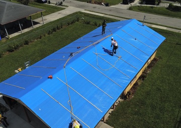 First temporary ‘Blue Roof’ installed in Fort Myers