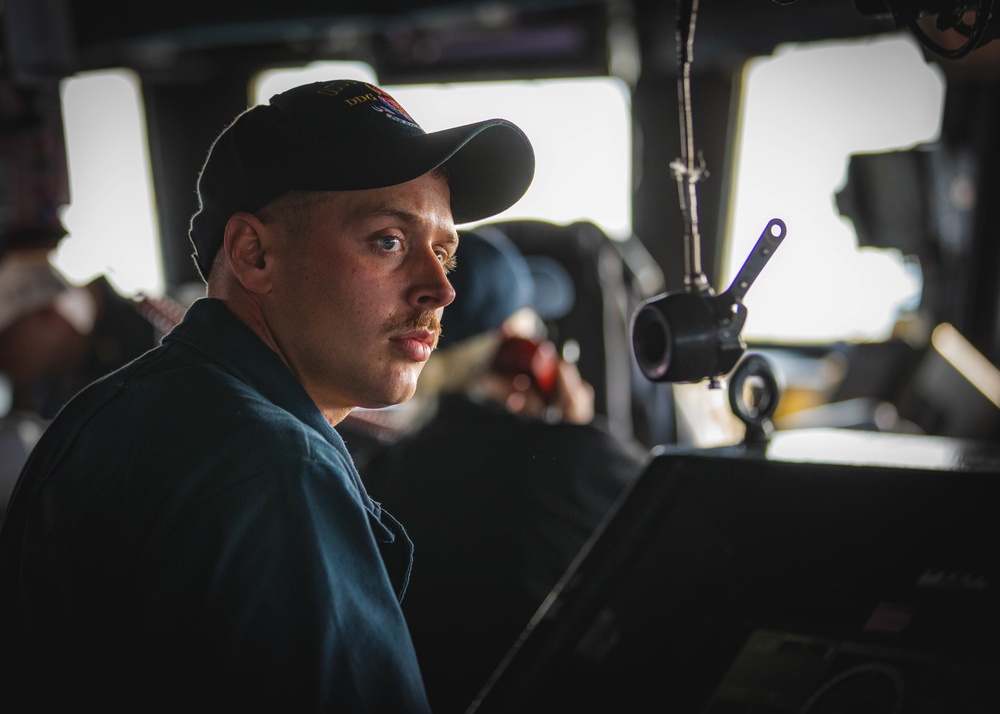 Gerald R. Ford Strike Group Conducts Simulated Strait Transit