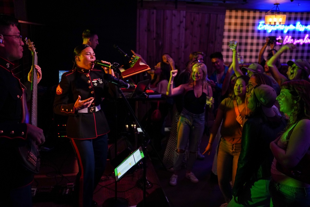 1st Marine Division Band Performs at Westwood Bar and Grill as a Part of San Francisco Fleet Week 2022