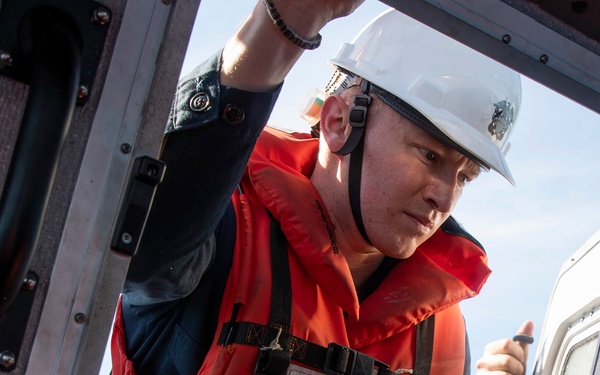 USS TRIPOLI BOAT OPS
