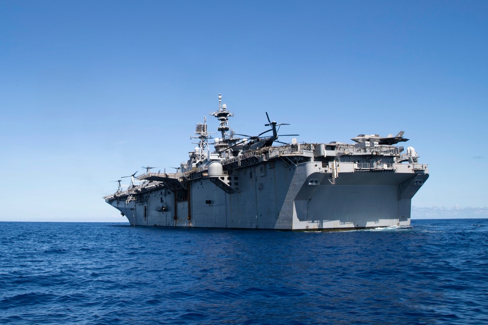 USS TRIPOLI BOAT OPS