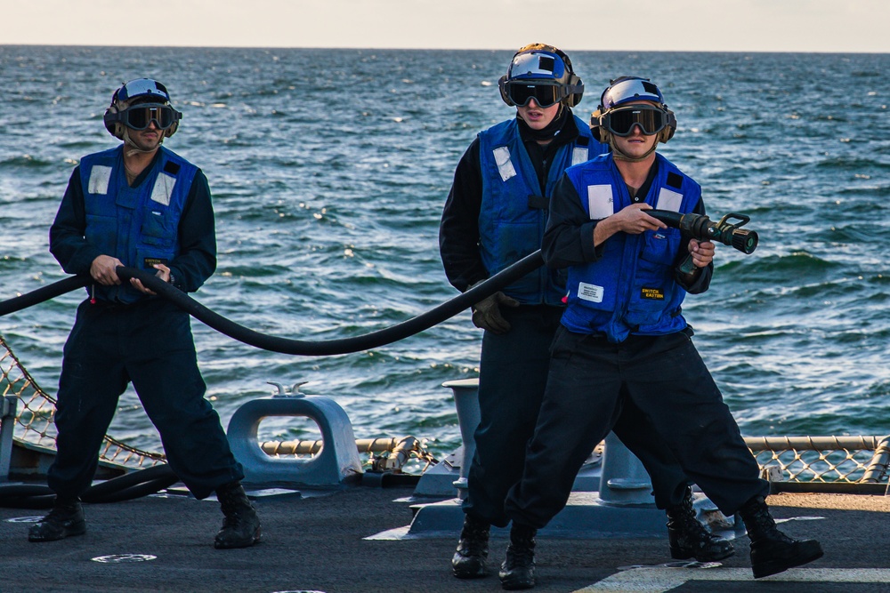 DVIDS - Images - USS Paul Ignatius (DDG 117) Conducts Flight Deck Crash ...