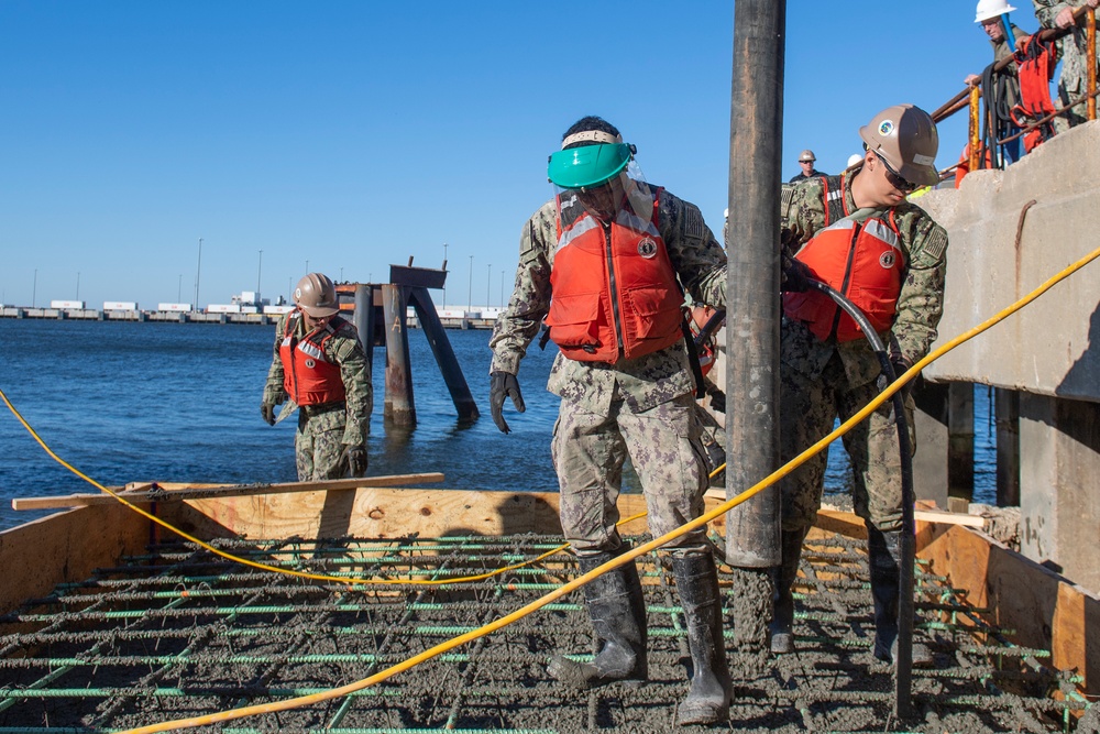 DVIDS Images Port of Gulfport Concrete Pour [Image 5 of 6]