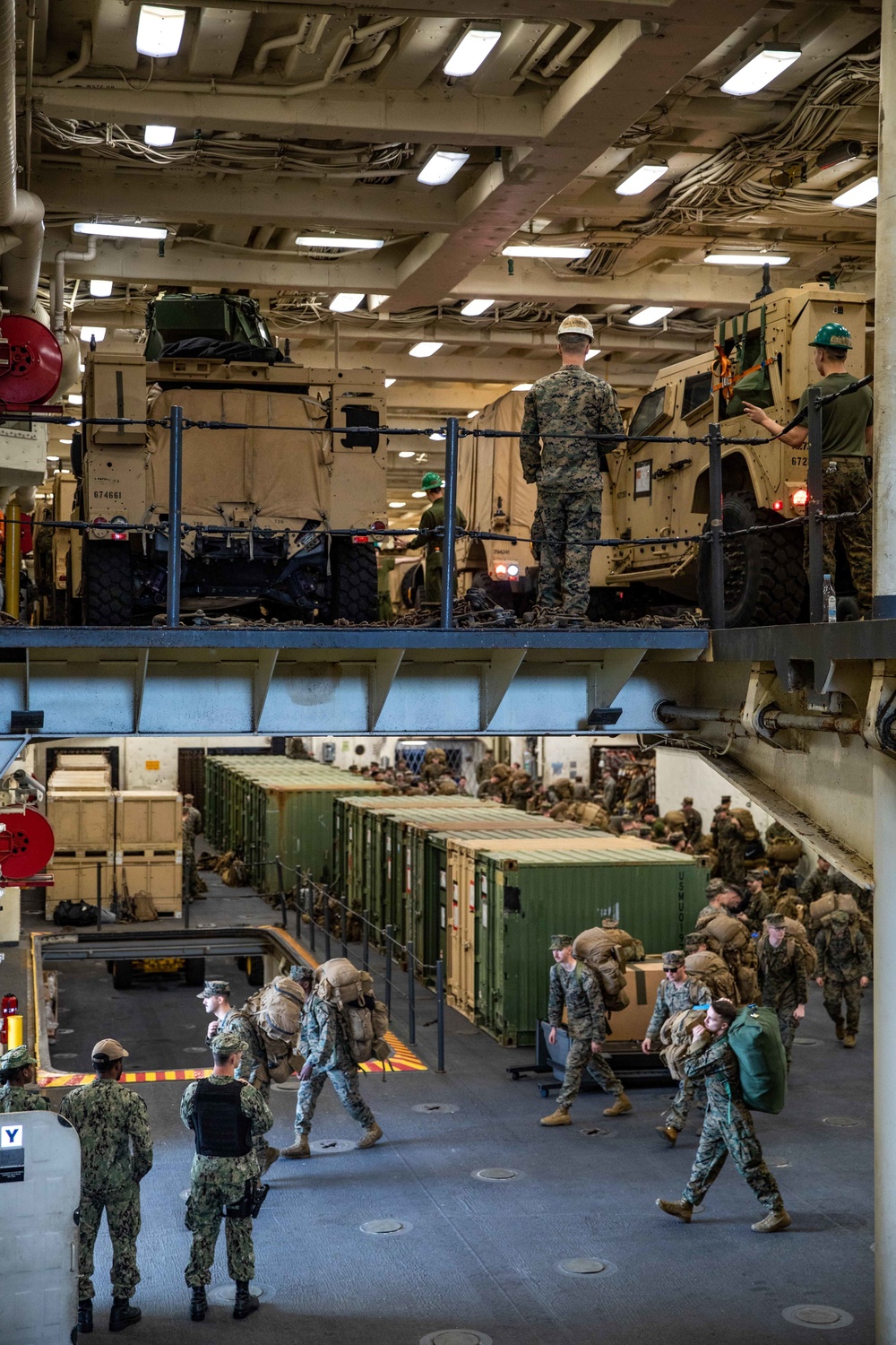 USS Arlington offloads 22nd Marine Expeditionary Unit