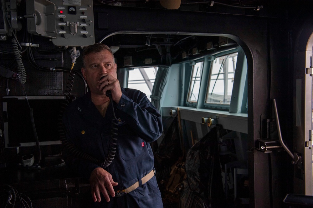 CSG11 Commander Addresses Decatur Crew