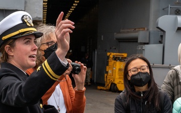 USS Harpers Ferry Host Tours During SFFW 2022